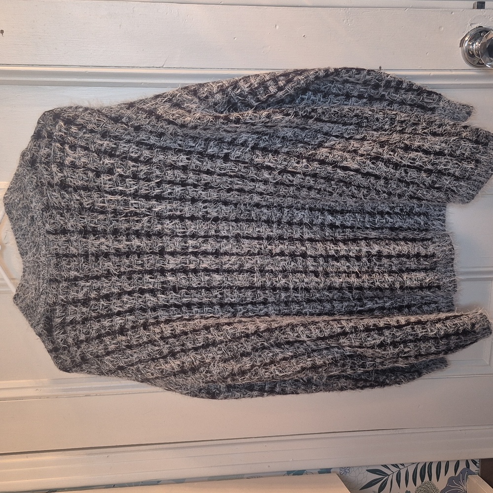 OVLA Cardigan - Picture 4 of 4